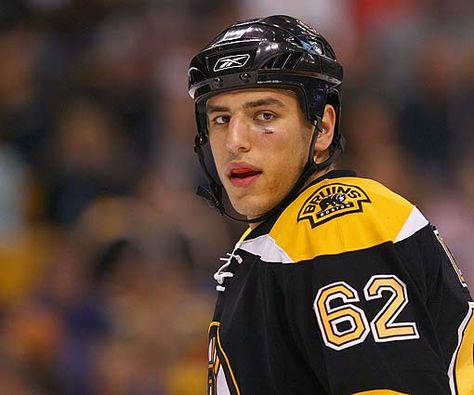 .... Milan Lucic, Then And Now Photos, Boston Sports, Boston Bruins, Throwback Thursday, Boston Celtics, Boston Red Sox, Ice Hockey, Red Sox