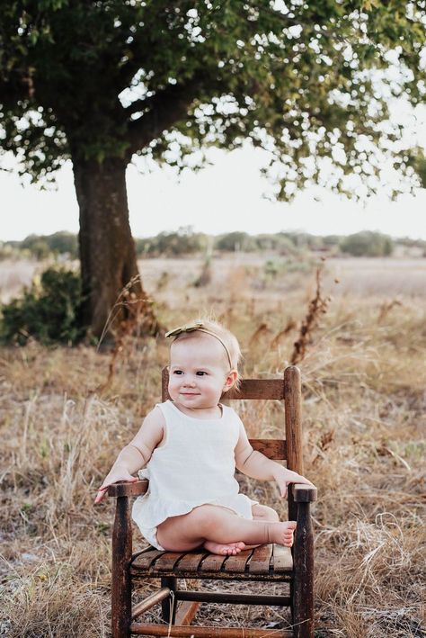 One Year Birthday Family Photoshoot, First Birthday Field Photos, Field First Birthday Pictures, One Year Western Pictures, One Year Old Milestone Photo, Boho One Year Old Photoshoot Outdoor, Western One Year Old Photo Shoot, Outside 1 Year Photoshoot, One Year Old Field Pictures