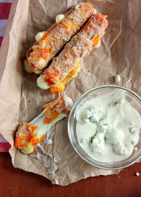 Buffalo Recipes, Sunday Snacks, Savory Treats, Fried Foods, Cooking Healthy, Potluck Dishes, Savoury Recipes, Mozzarella Sticks, Cheese Sticks