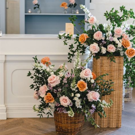 While I may be biased as a florist, wicker & florals are the perfect combo. All of our wicker pedestals are back in stock, shop scalloped, round and square. Pair beautifully with blue & white, matching wicker urns or florals. #housebeautiful #myhousebeautiful #wicker #palmbeach #palmbeachstyle #pedestal #traditionalhome #mytradhome #antique #flowers #gardenparty #gardeninspiration #gardenwedding #cocktailparty #homedecor #interiordesign #interiors #interiorstyling Wicker Wedding Decor, Wicker Wedding, Antique Flowers, Palm Beach Style, Back In Stock, Traditional House, Garden Inspiration, Garden Wedding, Garden Party