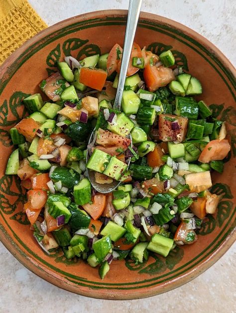 Shepherd Salad, Turkish Salad Recipes, European Dinner, Turkish Salad, Cucumbers And Tomatoes, Cucumber And Tomato Salad, Cucumber And Tomato, Parsley Recipes, I Want Food