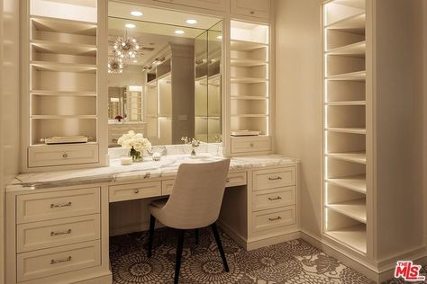 Walk In Wardrobe With Makeup Station, Luxury Makeup Vanity, Vanity Nook, Sleeping Room Design, Salon Stations, Garage Style, Makeup Station, Sleeping Room, Closet Remodel