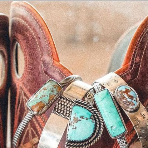 Western Product Photography, Western Detail Shots, Western Aesthetic Turquoise, Western Silver Collectible Jewelry, Western Tourqiuse Jewelry, Nickel-free Turquoise Western Jewelry, Photoshoot Inspiration, Product Photography, Picture Ideas