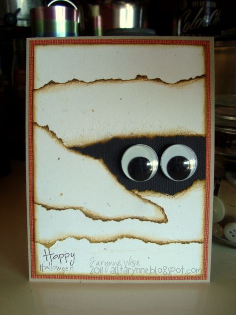 Happy Halloween - Mummy Card - Scrapbook.com.  This would make a cute bulletin board or door decoration! Halloween Cards Diy, Comics Anime, Carte Halloween, Halloween Cards Handmade, Pretty Halloween, Outfits Rave, Makeup Idea, Halloween Mummy, Googly Eyes