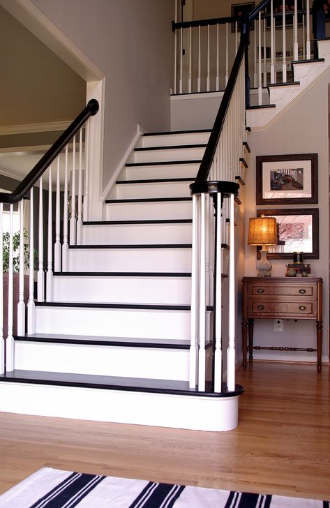 Black Stair Railing, Black And White Stairs, Stair Railing Makeover, Diy Staircase Makeover, Stairs Renovation, White Staircase, Black Stairs, Painted Staircases, White Stairs