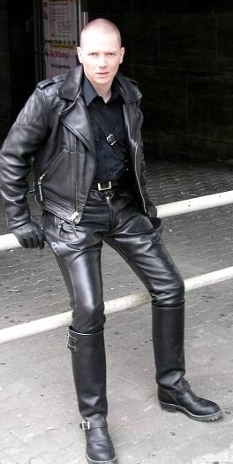 Leather Fashion Men, Leather Clothes, Mens Leather Clothing, Mens Leather Pants, Leather Gear, Mens Leather Boots, Leather Jeans, Leather Wear, Motorcycle Leather