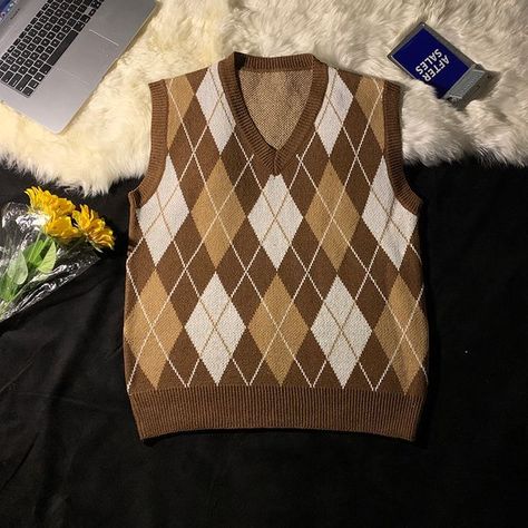 Sweater Vest Aesthetic, Diamond Vest, Old Money Outfits Men, Argyle Vest, Dream Items, Simple Sweatshirt, Old Money Outfits, Argyle Print, Argyle Sweater Vest