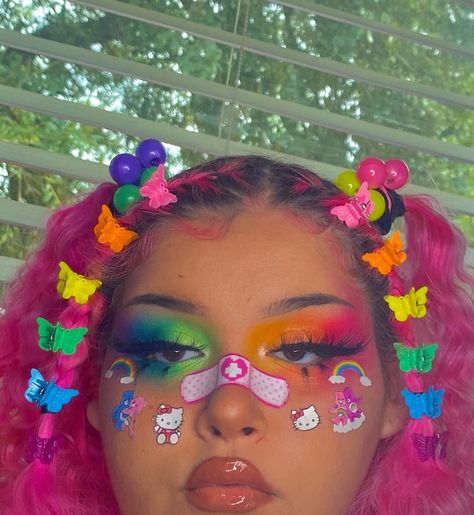 @babyleska: “✨💗🧸🍭🌈Kidcore🌈🍭🧸💗✨did a kidcore aesthetic makeup look with the amazing @stenss 🥺💗 . . Products Used:…” Makeup Kit Aesthetic, Kidcore Makeup, 90s Kidcore, Clown Aesthetic, Funky Makeup, Aesthetic Hairstyles, Kidcore Aesthetic, Indie Makeup, Cute Eye Makeup