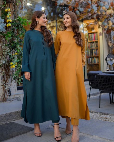 Solid Dress Design Pakistani, Solids Pakistani Dresses, Simple Shalwar Kameez Designs For Women, Long Kameez Design, Fancy Suits, Eid Outfit Ideas, Pakistani Wear, Designs Dress, Pakistani Formal Dresses