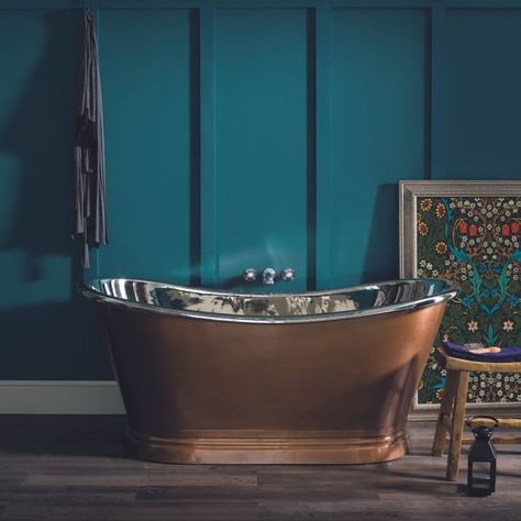 Antique Copper Bath from @bcdesignsuk Lavabo D Angle, Square Shower Enclosures, Double Ended Bath, Copper Bath, Copper Bathtubs, Bad Accessoires, Copper Bathroom, Frameless Shower Enclosures, Bath Shower Screens