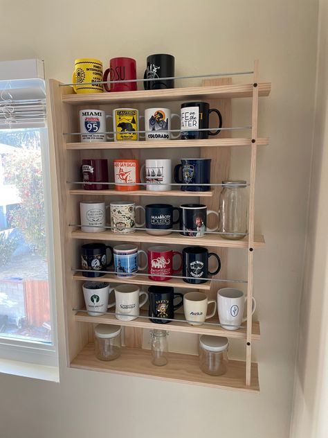 Diy Mug Rack, Mug Display Shelf, Mug Rack Wall, Coffee Mug Wall Rack, Mug Organizer, Coffee Cup Storage, Tea Organizer, Coffee Cups Diy, Mug Wall