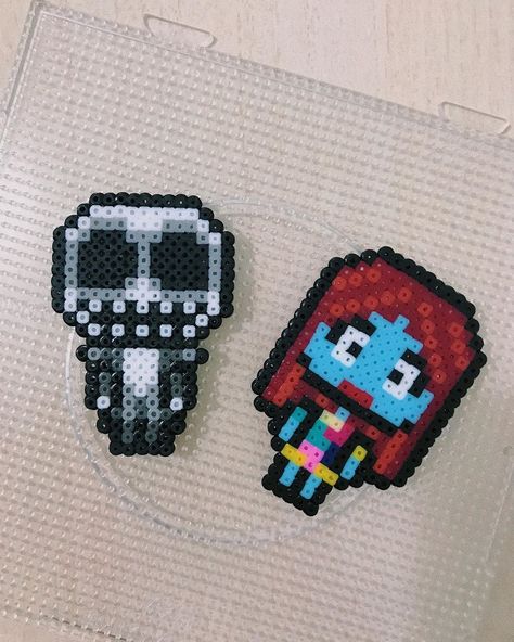 Jack Skellington Fuse Beads, Jack And Sally Perler Bead Pattern, Jack And Sally Pixel Art, Sally Perler Bead Patterns, Jack And Sally Perler Beads, Corpse Bride Perler Beads, Nightmare Before Christmas Perler Bead Patterns, Corpse Bride Pixel Art, Chucky Perler Beads