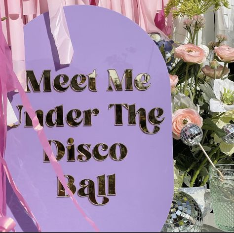 Pastel Disco Wedding, Disco Ball Ideas, Disco Themed Wedding, Disco Ball Wedding, Retro Wedding Theme, Edgy Bridal, Elopement Party, Disco Wedding, New Years Wedding