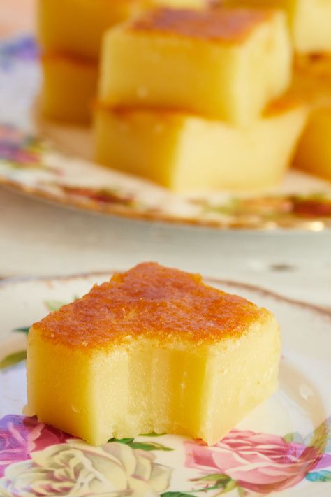 Butter Mochi is baked, unlike Japanese Mochi Ice cream. Mochi Butter Cake, Butter Mochi Cake Recipe, Mochi Cake Recipe, Butter Mochi Cake, Hawaiian Desserts, Butter Mochi, Mochi Cake, Make Butter, Mochi Recipe