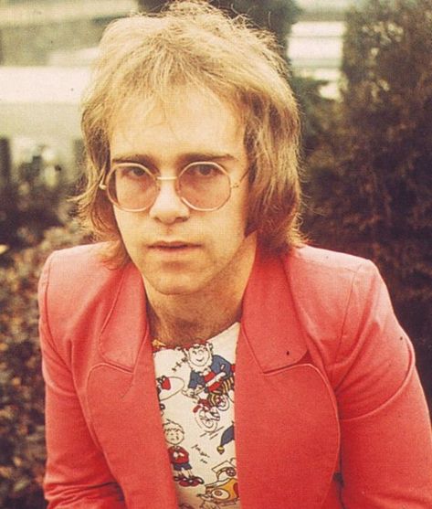 30 Amazing Color Photographs of a Young Elton John in the 1970s ~ vintage everyday Elton John Young, Royal Academy Of Music, Goodbye Yellow Brick Road, Captain Fantastic, Marc Bolan, Queen Fashion, Island Girl, Music Icon, Blues Rock