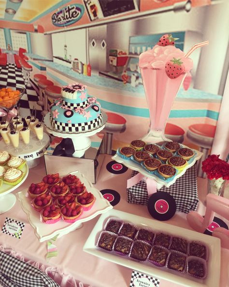 50s Themed Party Snacks, Grease Party Food, 50s Decorations, 50s Theme, Grease Party, 50s Theme Parties, Sock Hop Party, Rockabilly Baby, Rockabilly Party