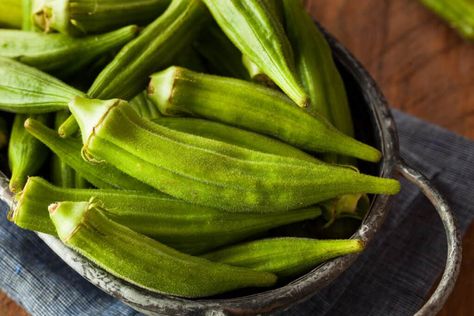 Okra Seeds, Everyday Food Recipes, Garden Tool Holder, Green Patio, Vegetable Crisps, Fall Crop, Tall Plants, Green Vegetables, Summer Squash