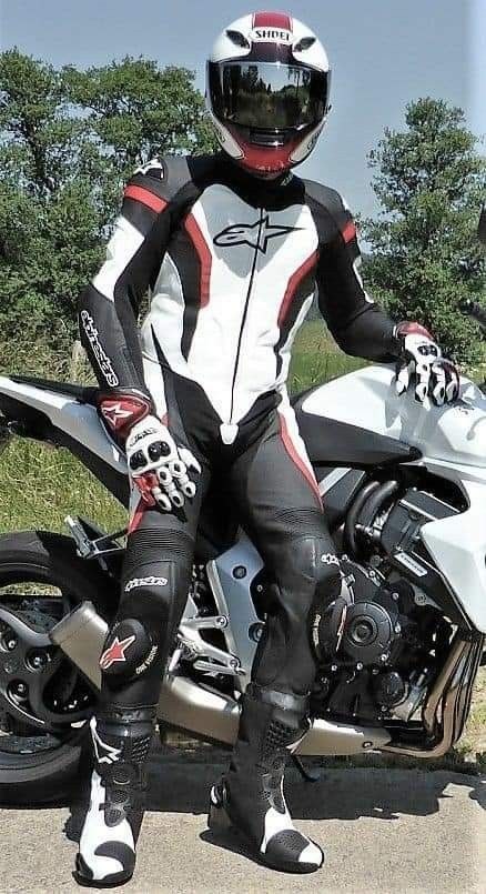 Bike Suit, Hot Biker Guys, Bike Leathers, Motorcycle Shoes, Biker Gear, Motorcycle Suit, Motorcycle Men, Biker Boys, Biker Outfit