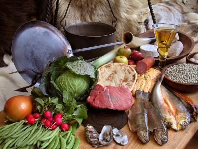 In the Company of Stones: The Raw Barley of Research: The Viking Diet Viking Diet, Nordic Diet, Viking Food, Viking Party, Medieval Recipes, Viking Life, Food History, Viking Style, Food Culture