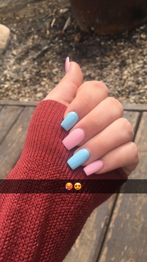 Cute Blue And Pink Nails, Gender Reveal Nails Simple, Baby Pink And Baby Blue Nails, Nail Blue And Pink, Pink And Blue Acrylics, Blue And Pink Nails Acrylic, Baby Blue And Baby Pink Nails, Baby Pink And Blue Nails, Pink And Blue Nails Short