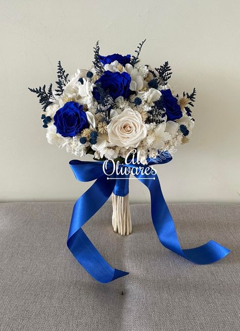 https://www.facebook.com/profile.php?id=100063486402536 Royal Blue Wedding Bouquet, Royal Blue Bouquet, Prom Flowers Bouquet, Country Wedding Pictures, Blue Flowers Background, Wedding Photo Display, Royal Blue Flowers, Bridal Bouquet Blue, Blue Wedding Bouquet