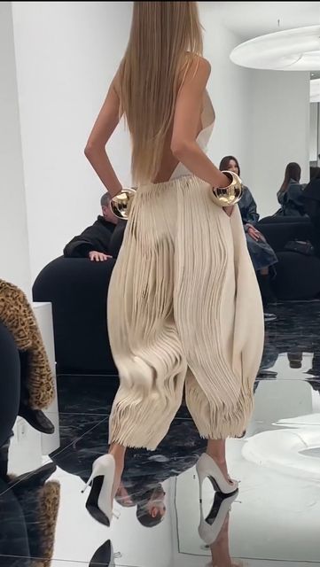 Adeel R on Instagram: "Pieter characterizes Alaïa as architectural, empowering, and sensual. Take a glance at these Maison Alaïa pants from Spring 2024 – what captured my attention is their striking resemblance to the traditional Pakistani shalwar, worn daily by women. The pants transcend fashion, blending silhouettes with precision, emphasizing their construction and movement. In Pieter Mulier’s Spring 2024 couture collection for Maison Alaïa, named “The Thread,” each piece is meticulously crafted with a single yarn, featuring various textures of merino wool. Described as a celebration of simplicity and purity, the collection echoes the mantra “less meaning more,” as shared by the creative director. @maisonalaia by @pieter_mulier Spring 2024 Pakistani shalwar by @zarashahjahanofficial Runway Fashion Couture, Concept Clothing, A Crush, Innovative Fashion, Mode Inspo, Spring 2024, Prom Party Dresses, Couture Collection, Couture Fashion