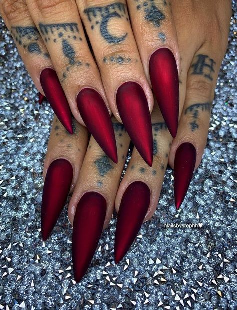 Trendy Stiletto Nails, Red Manicure Ideas, Stiletto Nails Ideas, Nail Classy, Nail Art Design 2023, Matte Stiletto Nails, Red Matte Nails, Gel Nail Ideas, Nail Simple