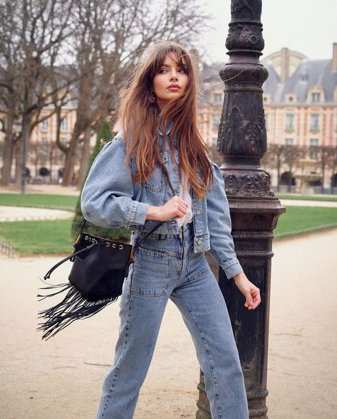 Mara Lafontan Outfit, Mara Lafontan Style, Nice Clothing, Denim Shirt With Jeans, Matter Of Time, Street Style Parisian, Vintage Levis Jeans, Soft Autumn, Lazy Outfits