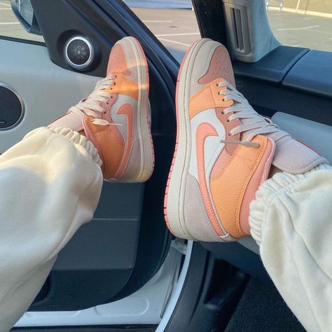 Fashion Bomb Daily on Instagram: “Latest @jumpman23 pink and peach sneakers just in time for the spring/summer months. Named the Air Jordan 1 mid Apricot Orange, they were…” Boty Nike, Apricot Orange, Nike Shoes Girls, Preppy Shoes, Jordan Shoes Girls, Pretty Shoes Sneakers, All Nike Shoes, Nike Air Shoes, Cute Nike Shoes