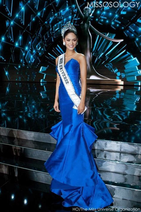 Ms Universe Gowns, Miss Universe Outfits, Miss Universe Costume, Diamond Gown, Ms Universe, Pia Alonzo Wurtzbach, Miss Universe Dresses, Miss Universe Gowns, Harnaaz Sandhu