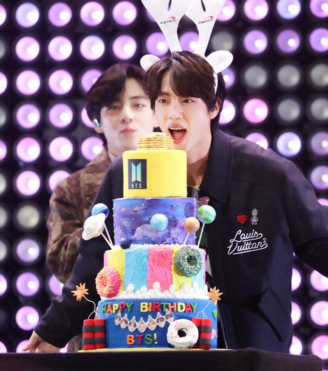 Bts Jin Birthday Picture, Jin Happy Birthday, Kim Seokjin Birthday, Happy Birthday Jin, Jin Happy, Bts Birthdays, Jin Bts, Birthday Pictures, Photo Cake