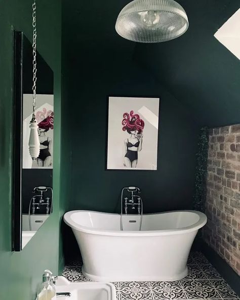 Duck Green bathroom inspiration Farrow And Ball Duck Green, Green Bathroom Inspiration, Green Bathrooms Inspiration, Dark Green Living Room, Duck Green, Green Paint Colors, Farrow And Ball, Wall Paint Colors, Living Room Green