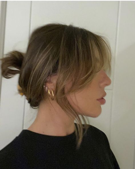 Gorgeous Haircuts, Ellie Beatrice Joslin, Bangs With Medium Hair, Hairstyles For Layered Hair, Hair Stylies, Haircuts Straight Hair, Long Hair With Bangs, Hair Inspo Color, Curtain Bangs