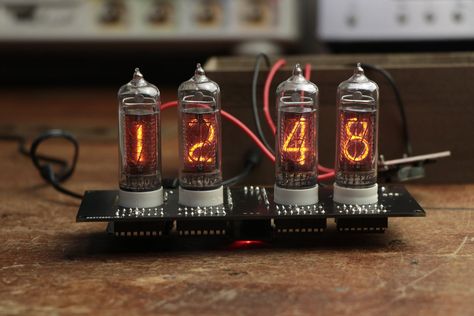 Clever Gadgets, Nixie Tube, Mood Lamps, Old Technology, Arduino Projects, Amateur Radio, Jar Lights, Diy Clock, Vacuum Tube