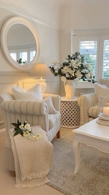 2 Chair Living Room Layout, Cottage Core House Interior Living Room, Shabby Chic Cottage Bedroom, Shabby Chic Living Room Vintage, Cozy Chic Living Room, Shabby Chic Apartment, Shabby Chic Modern, Classy Living Room, Cottage Living Rooms