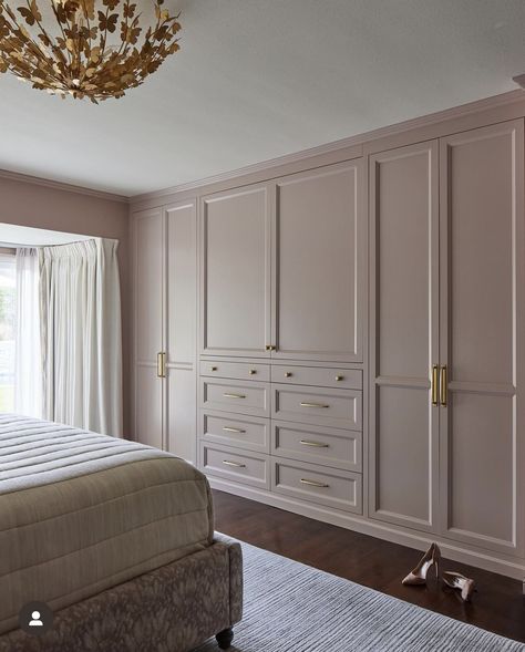 Bedroom Cabinet Ideas, Desk Nook, Pink Wardrobe, Bedroom Built In Wardrobe, Bedroom Cabinet, Bedroom Nook, Closet Design Layout, Bedroom Sanctuary, Bedroom Aesthetics