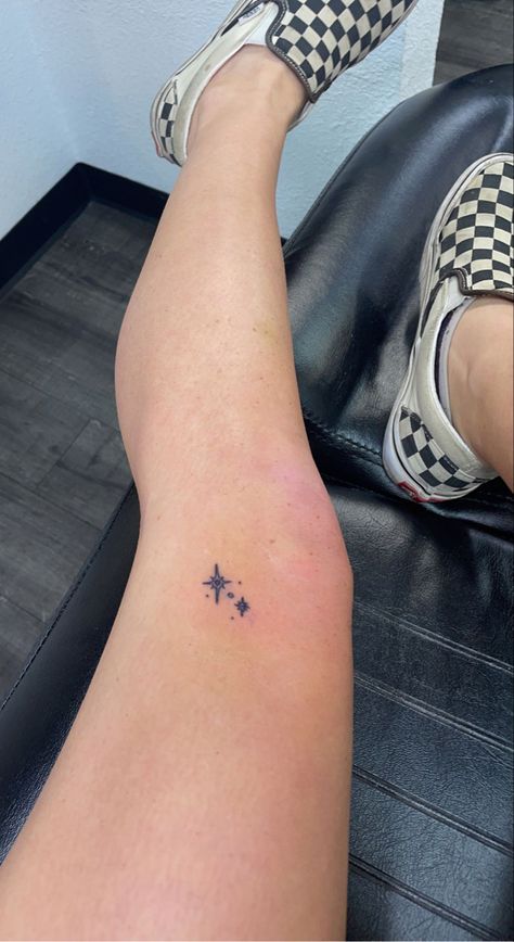 Small Under Knee Tattoo, Micro Leg Tattoo, Star Tattoo On Knee, Words Over Knee Tattoo, Simple Above The Knee Tattoo, Tiny Knee Tattoo, Star Tattoo Knee, Small Leg Tattoo Placement, Knees Tattoos Women