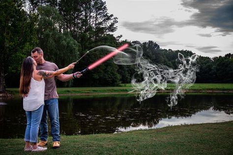 Star Wars Wedding Photos, Harry Potter Star Wars Wedding, Star Wars Engagement Photos, Wedding Star Wars, Star Wars Engagement, Hp Wedding, Elvish Wedding, Star Wars Couples, Star Wars Wedding Theme