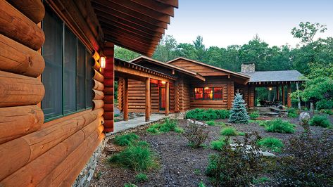 Log Cabin Addition Ideas, Log Homes Exterior, How To Build A Log Cabin, Craftsman Ranch, Old Cabins, Ecological House, Mountains Travel, Catskill Mountains, Vacation Cabin