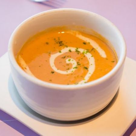 Roasted Red Pepper And Crab Soup, Roasted Red Pepper Crab Bisque, Roasted Red Pepper Bisque, Red Pepper Bisque, Fancy Dinners, Crab Bisque, Seafood Bisque, Crab Soup, Bisque Recipe