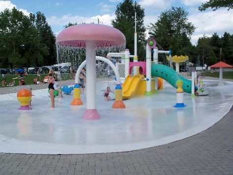 Water Park Ideas, Daycare Furniture, Water Theme Park, Kids Backyard Playground, Playground Flooring, Water Playground, Splash Park, Splash Pad, Kid Pool