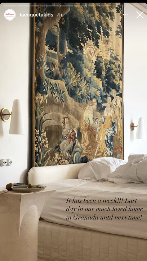 Vintage Tapestry Bedroom, Ocean Apartment, Tapestry Bedroom Aesthetic, Tapestry Inspiration, Tapestry Headboard, Bedroom Tapestry, Antique Home Decor Ideas, Wall Tapestry Bedroom, Modern Medieval