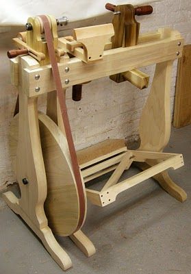 Beer Wood, Into The Wood, Woodworking Machine, Diy Holz, Homemade Tools, Wood Tools, Woodworking Jigs, Wood Lathe, Woodworking Plans Free