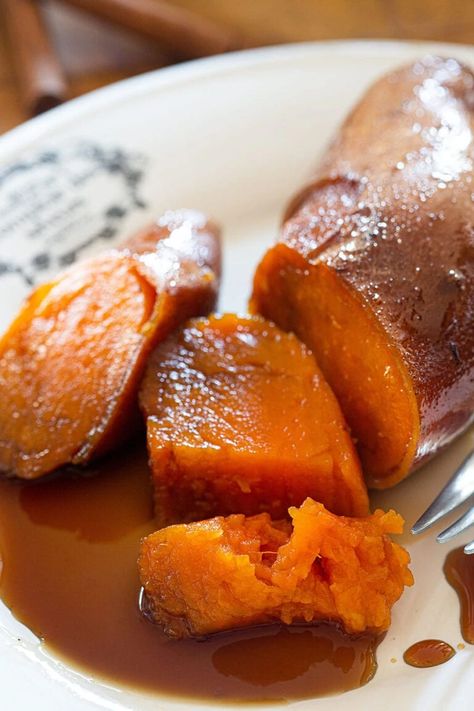 Mexican Yams Recipe, Camotes Enmielados Mexico, Mexican Sweet Potato Recipes, Mexican Sweet Potato, Mexican Life, Candied Yams Recipe, Mexican Sweet Potatoes, Sweet Potato Dessert, Mexican Desserts