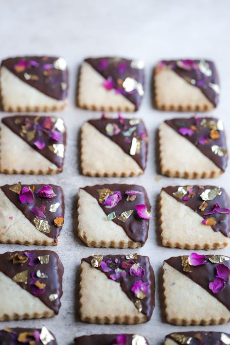 Cardamom Shortbread, Infused Chocolate, Edible Rose Petals, Cookies Light, How To Roast Hazelnuts, Chocolate Coating, Cookie Box, Chocolate Hazelnut, Dark Chocolate Chips