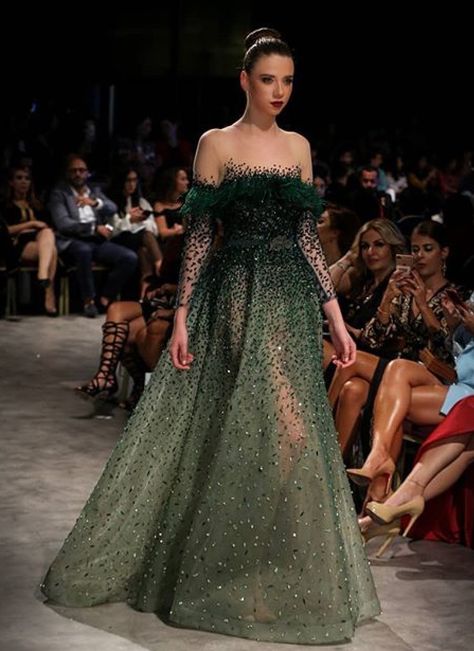 Green Couture Gown, Fashion Gowns, فستان سهرة, Mode Design, Couture Gowns, Gorgeous Gowns, About Fashion, Event Dresses, Beautiful Gowns