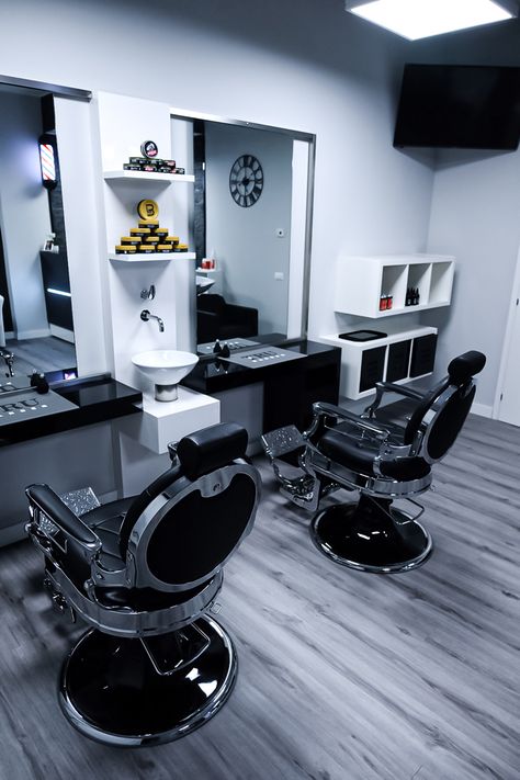 Barber Shop Suite Ideas, Barbering Shop Design, Aesthetic Barbershop, Barber Studio Ideas, Barber Shop Aesthetic, Barbershop Aesthetic, Barber Shop Interior Design, Barber Aesthetic, Barber Shop Design