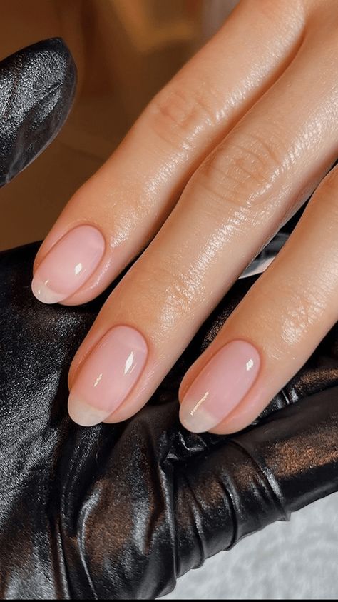 The "Naked" French Manicure Will Make You Look Expensive Summer Nail Color, Best Summer Nail Color, Natural Nails Manicure, Nail Color Trends, French Manicure Nails, Minimal Nails, Look Expensive, Trends For 2024, Summer Nails Colors