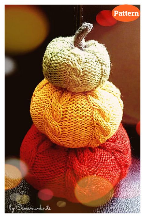 Hand Knitted Pumpkins, Free Knitted Pumpkin Pattern, Knit Pumpkin Pattern Free, Pumpkin Knitting, Knitted Pumpkins, Pumpkin Patterns Free, Halloween Knitting, Fall Knitting Patterns, Fall Pumpkin Crafts