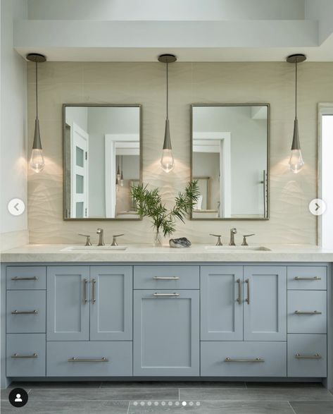 30 Gorgeous Bathroom Pendant Lighting Ideas You Will Love Bathroom Pendant Lighting Vanities, Double Vanity Lighting Ideas, Bathroom Hanging Lights, Double Vanity Lighting, Pendant Lighting Ideas, Master Bath Lighting, Wooden Light Fixtures, Bathroom Chandelier, Full Bathroom Remodel